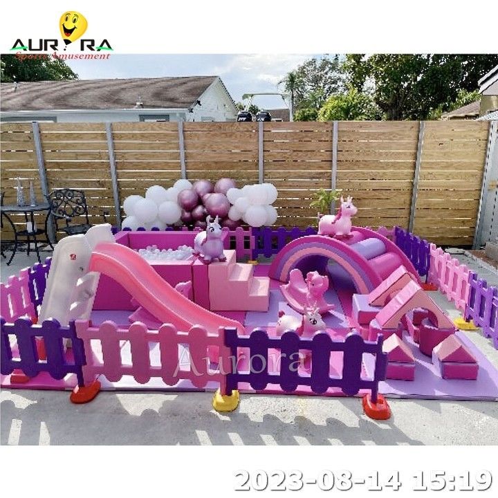 Foam Mats Indoor Soft Play Heart Shape Indoor Playground White Ball Pit